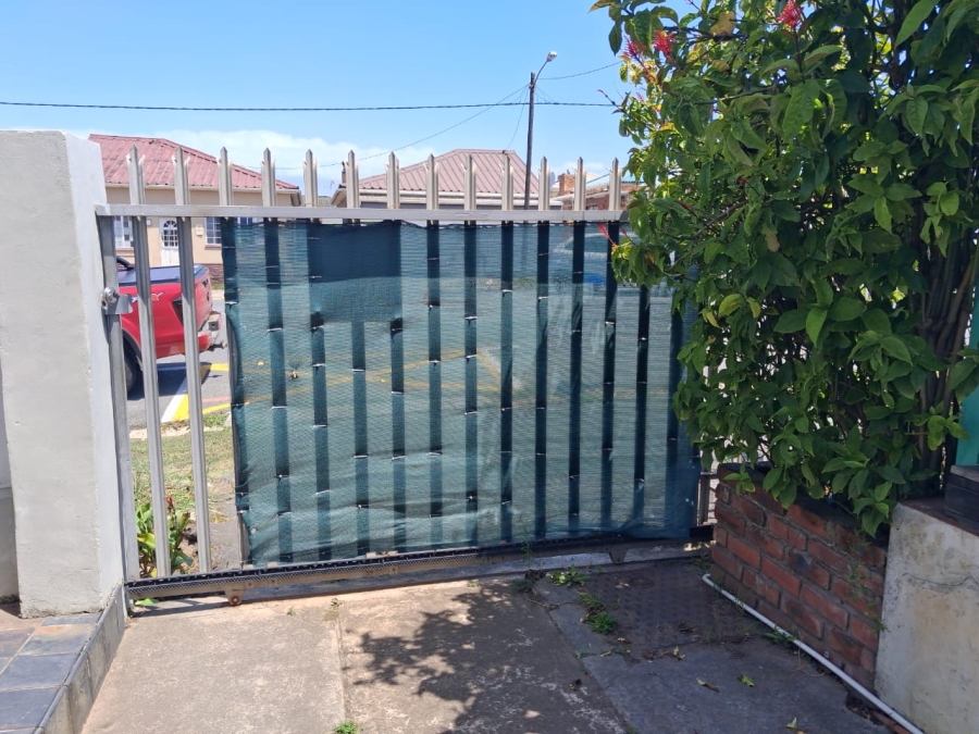 To Let 1 Bedroom Property for Rent in Quigney Eastern Cape